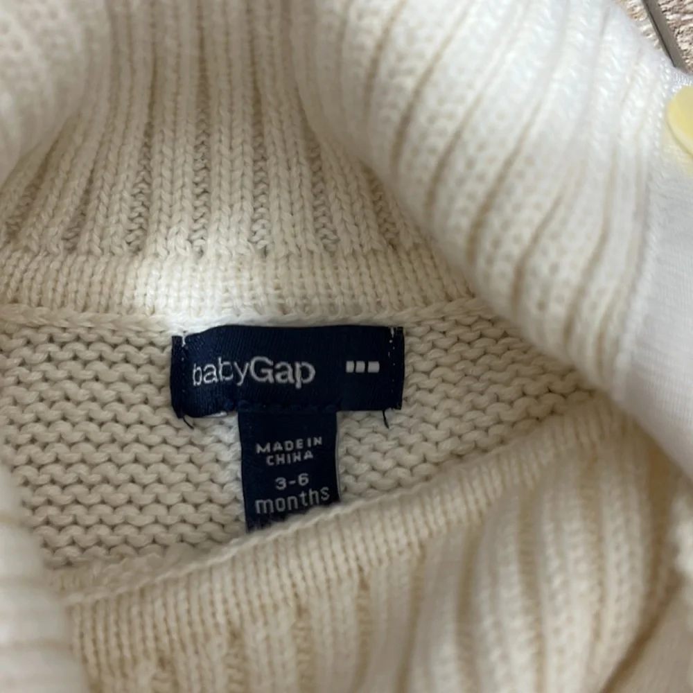 Baby Gap Cable Knit Dress Long Sleeve with Patterned Edge Buttons Cream Sz 3-6M